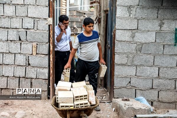 مناطق زلزله زده خوی؛ آغاز عملیات آواربرداری