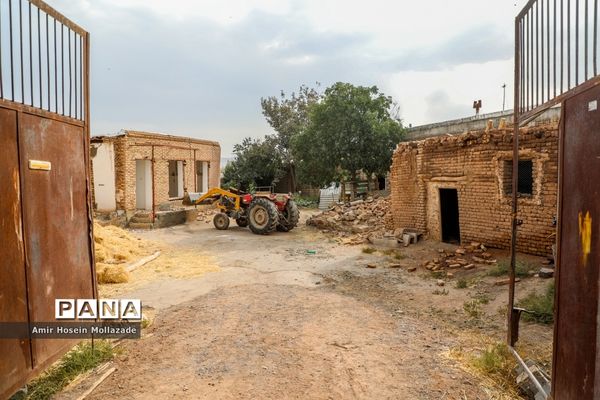 مناطق زلزله زده خوی؛ آغاز عملیات آواربرداری