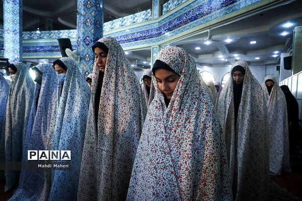 برگزاری نماز جماعت دانش‌آموزی طرح (نورچشم)