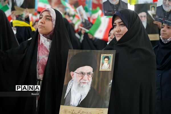 گردهمایی 1400 دانش‌آموز دختر اصفهانی در همایش نور چشم