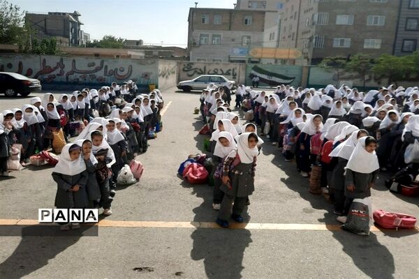 اجرای طرح نور چشم و جشن میلاد پیامبر اسلام (ص) در دبستان ایران جانمحمدی ملارد