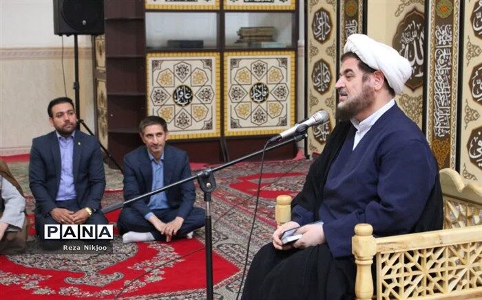 حضور روحانیون در مدارس، موجب افزایش برکات می‌شود