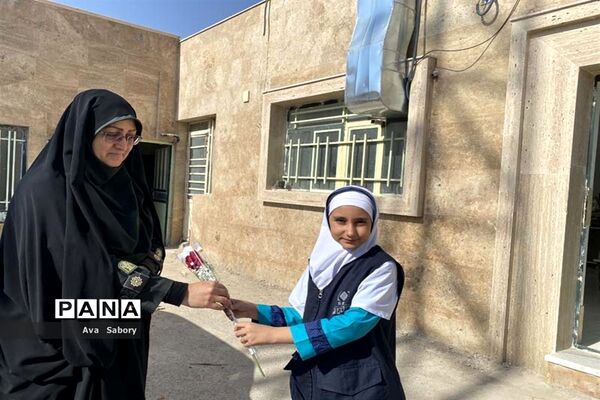 تقدیر از مدافعان امنیت در آباده