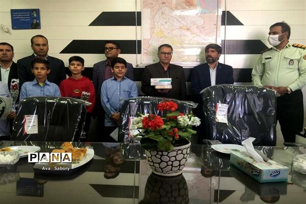 تقدیر از مدافعان امنیت در آباده