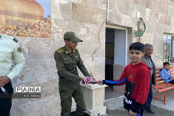 تقدیر از مدافعان امنیت در آباده