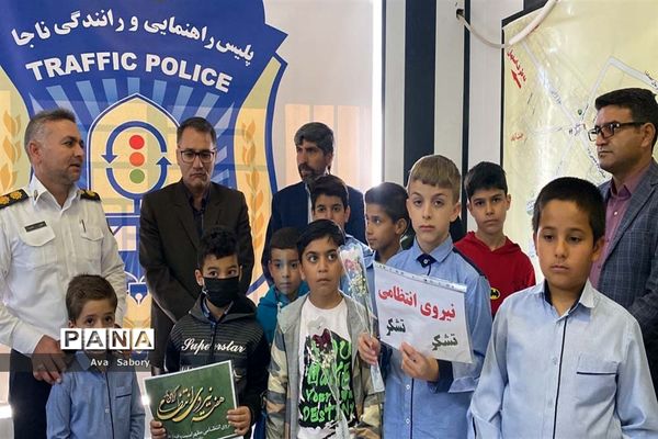 تقدیر از مدافعان امنیت در آباده