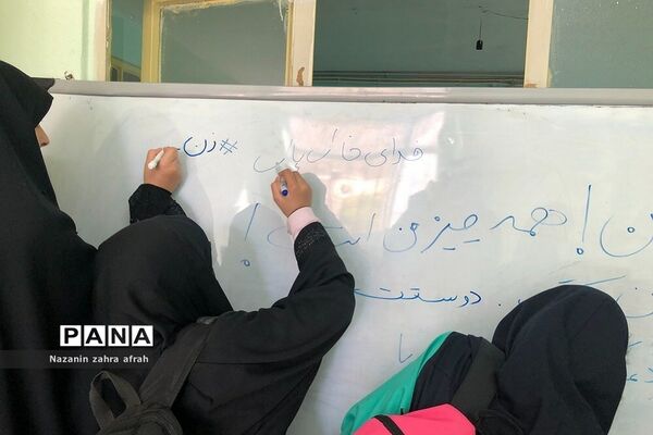 برگزاری پویش لبیک با رهبر در مدارس رودهن