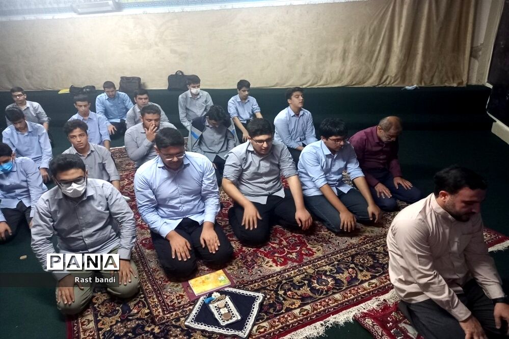 مراسم هفته وحدت در دبیرستان فرهنگ عرفان