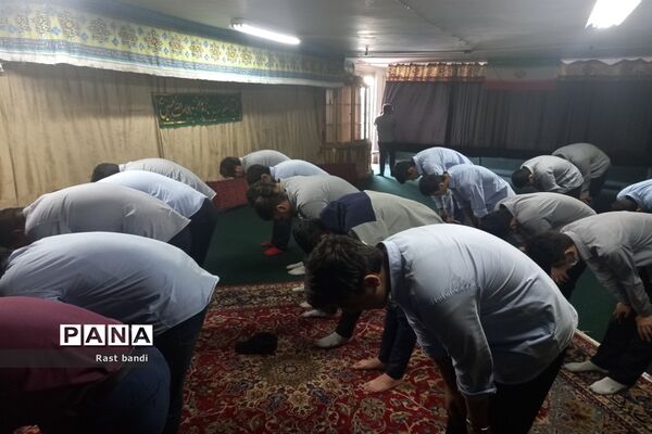مراسم هفته وحدت در دبیرستان فرهنگ عرفان