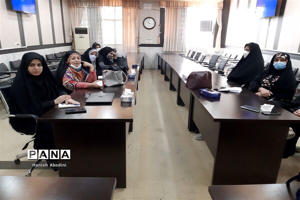 برگزاری جلسه جهاد تبیین بررسی نقش مربیان در تمدن‌سازی ویژه مربیان پیشتاز در ناحیه سه شیراز