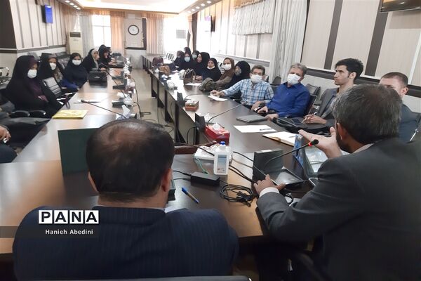 برگزاری جلسه جهاد تبیین بررسی نقش مربیان در تمدن‌سازی ویژه مربیان پیشتاز در ناحیه سه شیراز