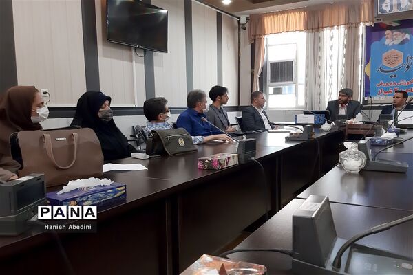 برگزاری جلسه جهاد تبیین بررسی نقش مربیان در تمدن‌سازی ویژه مربیان پیشتاز در ناحیه سه شیراز