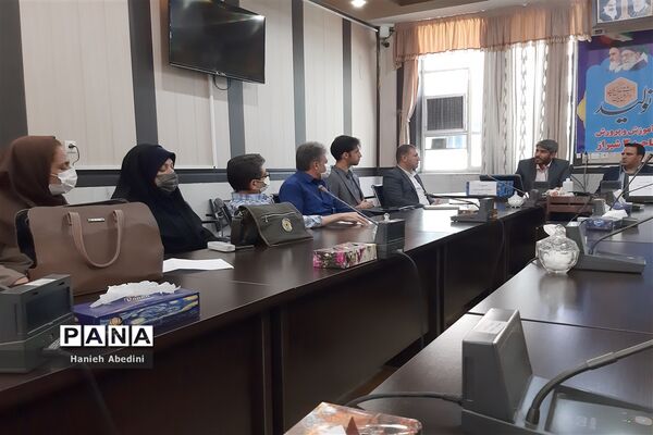 برگزاری جلسه جهاد تبیین بررسی نقش مربیان در تمدن‌سازی ویژه مربیان پیشتاز در ناحیه سه شیراز