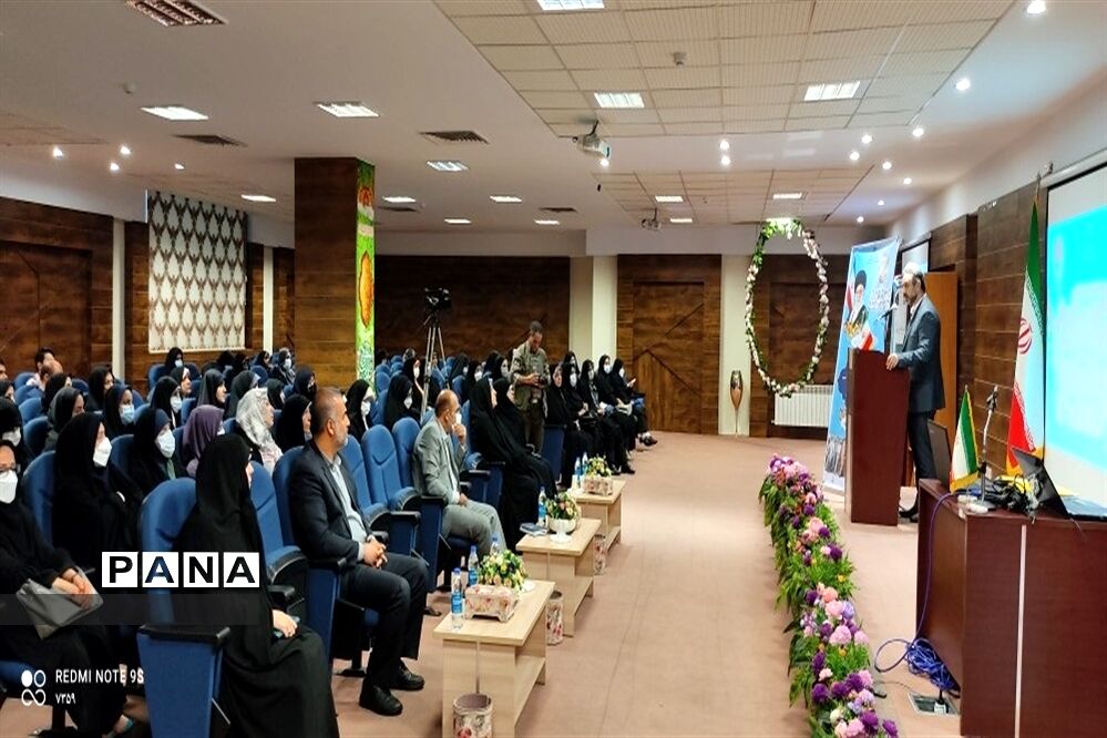 بصیرت افزایی چراغ راه آینده