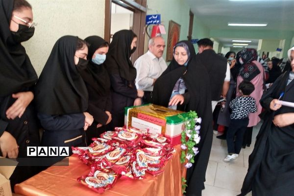 برگزاری انتخابات انجمن اولیا و مربیان دبیرستان نمونه دولتی شرافت شهرستان ساوجبلاغ