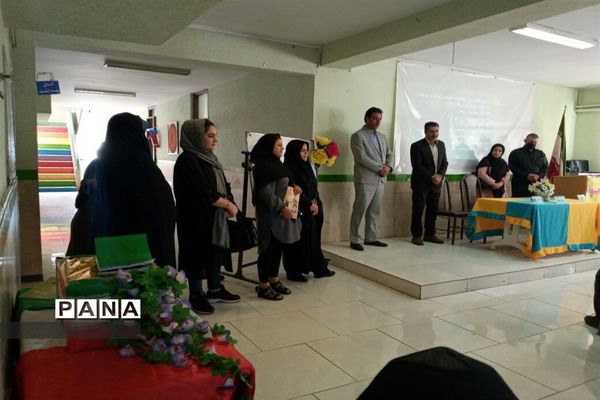 برگزاری انتخابات انجمن اولیا و مربیان دبیرستان نمونه دولتی شرافت شهرستان ساوجبلاغ