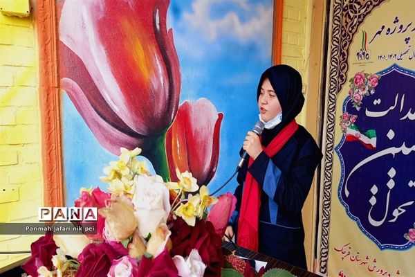 جشن میلاد حضرت رسول اکرم(ص) و امام جعفر صادق(ع) در دبیرستان شهید زهره‌وند قرچک