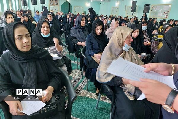 انتخابات انجمن اولیا و مربیان دبیرستان حجاب ناحیه یک شهرری