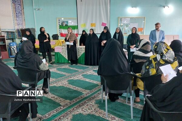 انتخابات انجمن اولیا و مربیان دبیرستان حجاب ناحیه یک شهرری