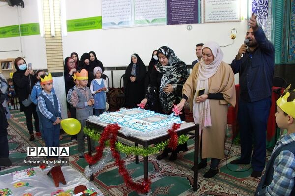 جشن آموزش قرآن مدرسه ابتدایی ادهمی ناحیه یک زنجان