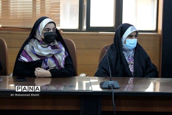نشست جهاد تبیین ویژه اعضای هیات رئیسه مجلس دانش‌آموزی نواحی چهارگانه شیراز