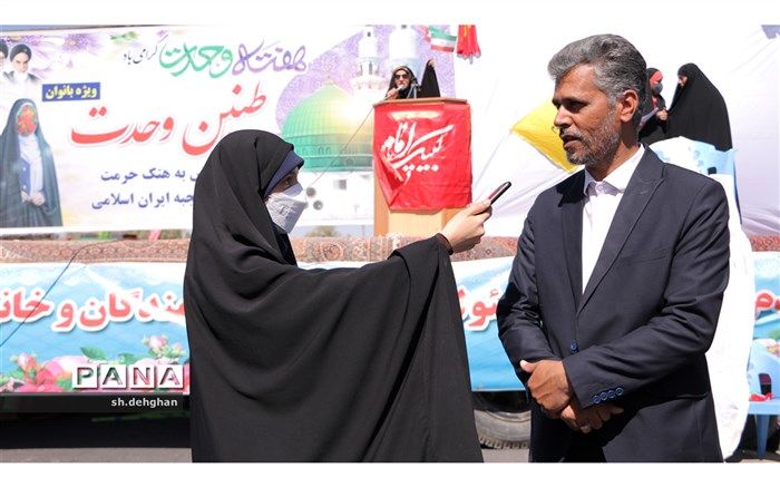 حجاب مایه زینت برای دانش‌آموزان است