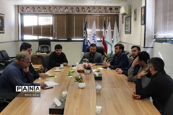 نشست تبیینی اعضای قرارگاه شهید اسکندری سازمان دانش‌آموزی در فارس