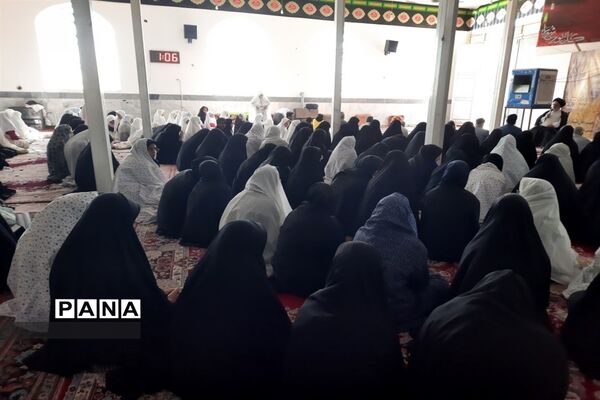 آیین برگزاری نماز جماعت دانش‌آموزی (طرح نور چشم) در ابرکوه