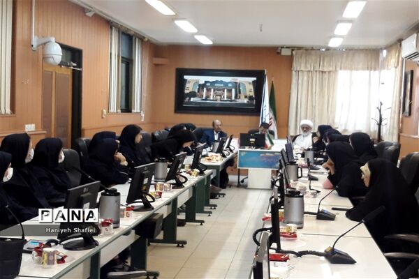 برگزاری نشست تبیینی ویژه نمایندگان مجلس دانش‌آموزی سازمان دانش‌آموزی ناحیه یک شیراز