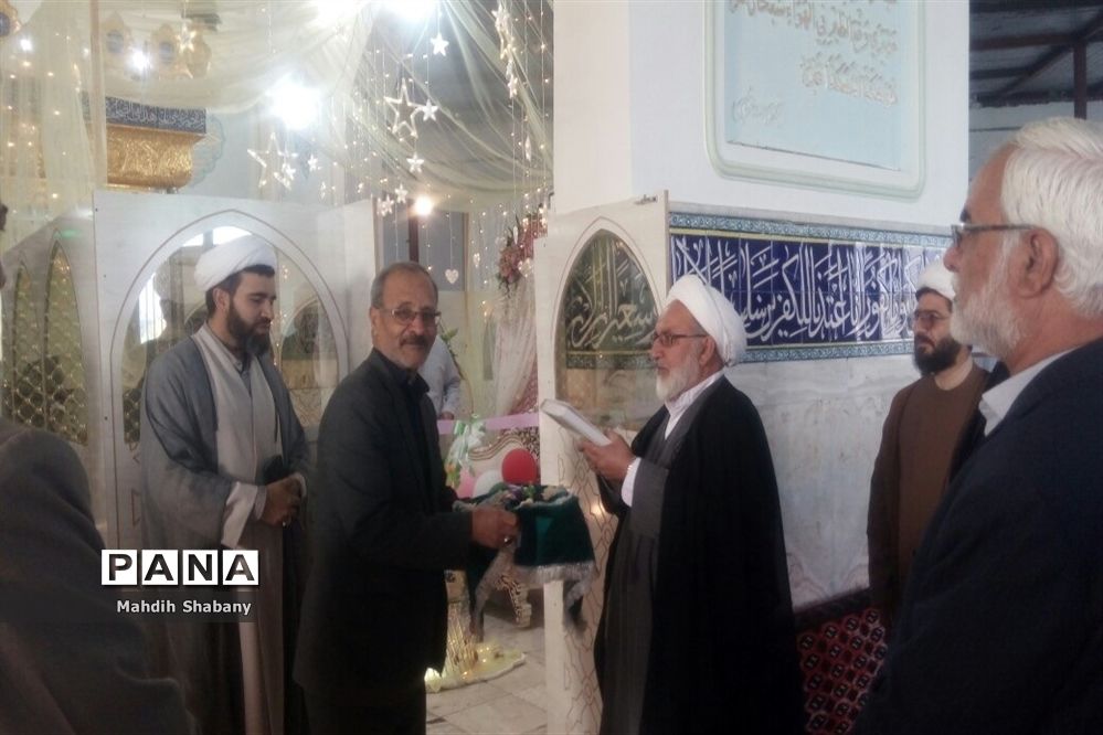 جلسه اخلاق کارگزاران نظام ورونمایی از اتاق عقد در امامزاده سید محمد (ع)کاشمر