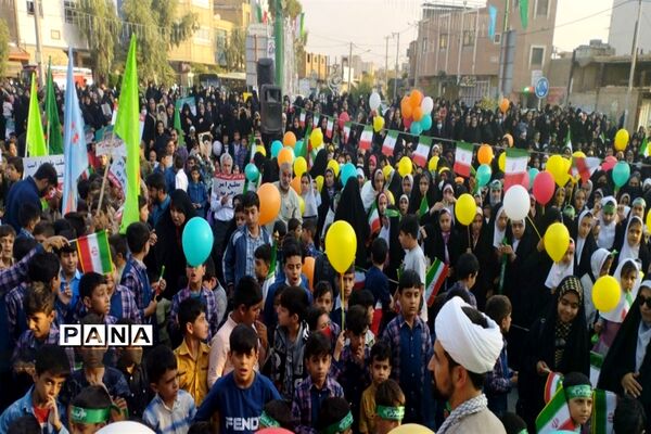 خروش‌هزار‌نفری‌دختران‌دهه‌نودی در شهر کوشک