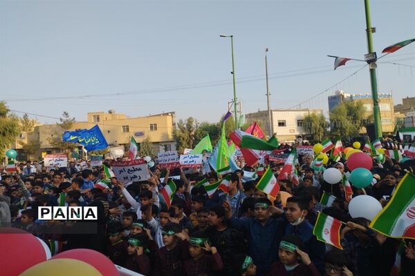خروش‌هزار‌نفری‌دختران‌دهه‌نودی در شهر کوشک