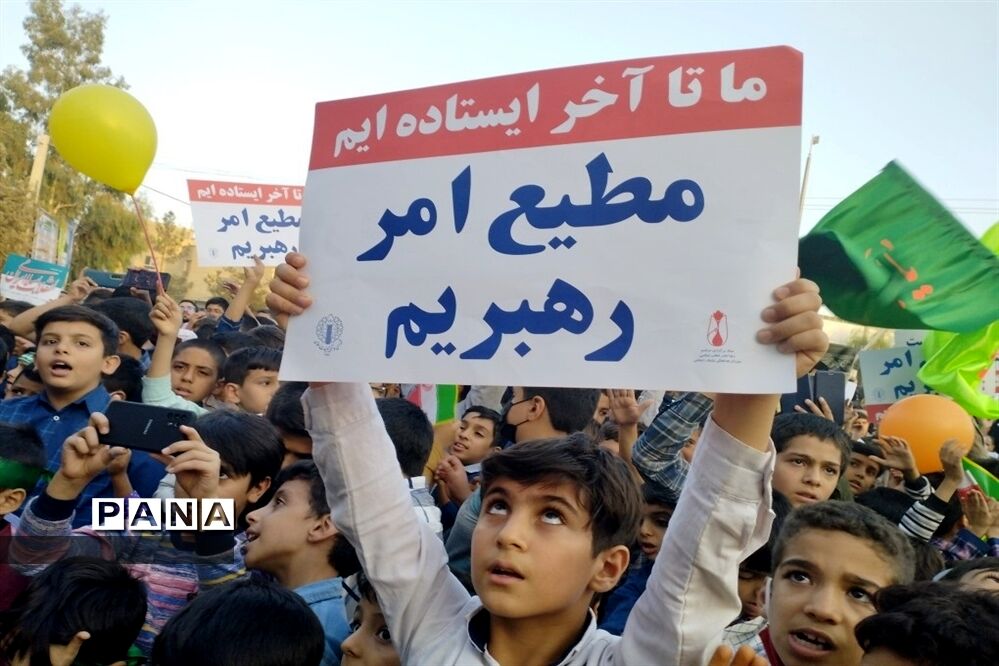 خروش‌هزار‌نفری‌دختران‌دهه‌نودی در شهر کوشک