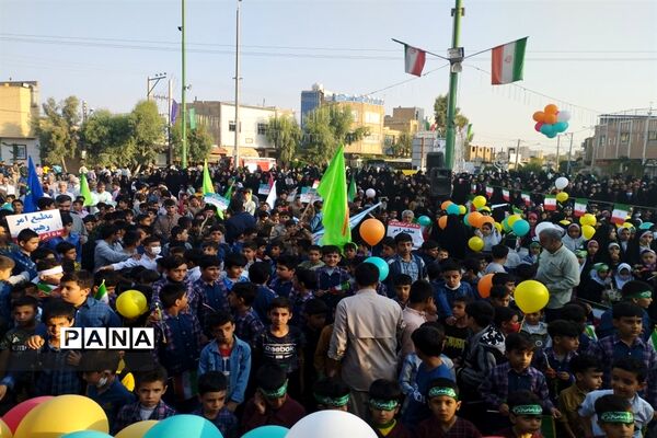 خروش‌هزار‌نفری‌دختران‌دهه‌نودی در شهر کوشک