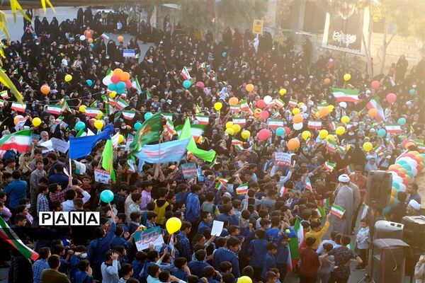 خروش‌هزار‌نفری‌دختران‌دهه‌نودی در شهر کوشک