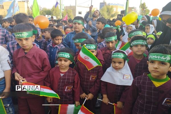 خروش‌هزار‌نفری‌دختران‌دهه‌نودی در شهر کوشک