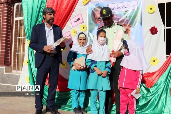 برگزاری آیین حافظ خوانی در مدارس آباده