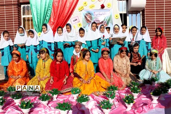 برگزاری آیین حافظ خوانی در مدارس آباده