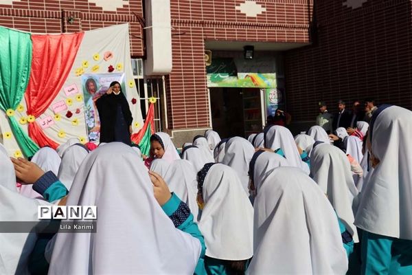 برگزاری آیین حافظ خوانی در مدارس آباده