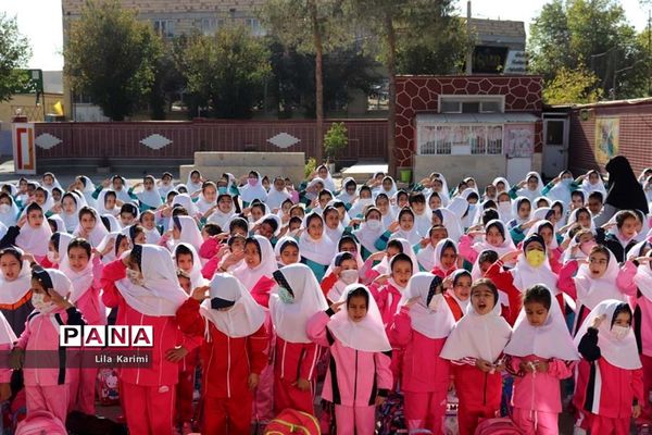 برگزاری آیین حافظ خوانی در مدارس آباده