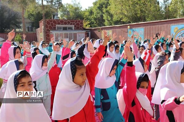 برگزاری آیین حافظ خوانی در مدارس آباده