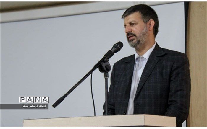 حفظ و تقویت ارتباط و تعامل سازنده با دانش آموزان ضروری است