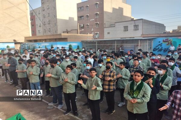 وحدت دانش‌آموزان مدارس ناحیه یک اهواز در برپایی جشن میلاد رسول اکرم (ص)