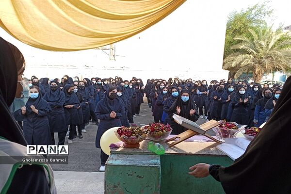 وحدت دانش‌آموزان مدارس ناحیه یک اهواز در برپایی جشن میلاد رسول اکرم (ص)