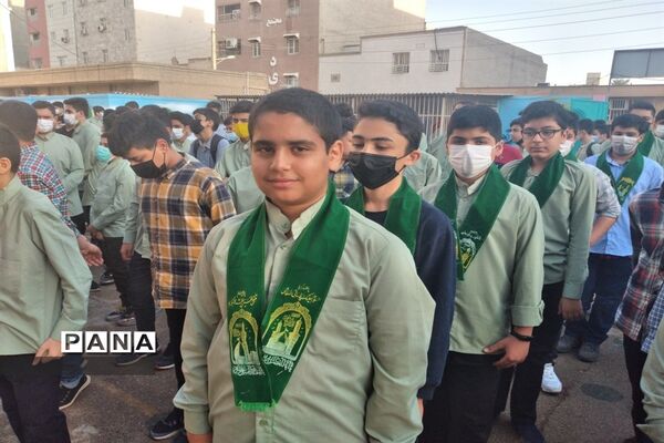 وحدت دانش‌آموزان مدارس ناحیه یک اهواز در برپایی جشن میلاد رسول اکرم (ص)