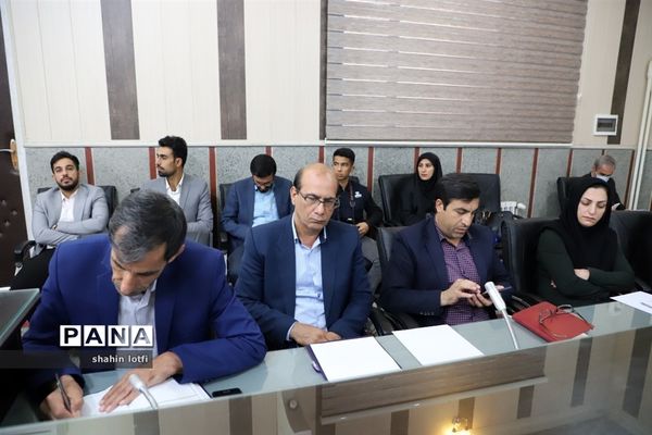 نشست معاونان پرورشی، تربیت‌بدنی و روسای ادرات دانش‌آموزی آموزش و پرورش کرمانشاه