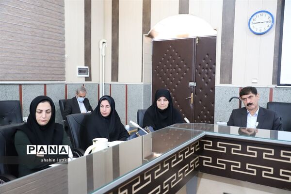 نشست معاونان پرورشی، تربیت‌بدنی و روسای ادرات دانش‌آموزی آموزش و پرورش کرمانشاه