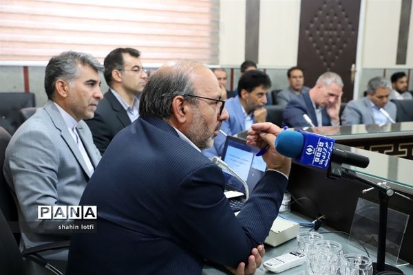 نشست معاونان پرورشی، تربیت‌بدنی و روسای ادرات دانش‌آموزی آموزش و پرورش کرمانشاه