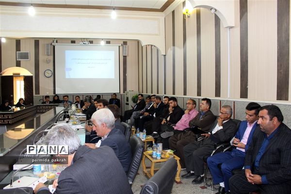 نشست معاونان پرورشی، تربیت‌بدنی و روسای ادرات دانش‌آموزی آموزش و پرورش کرمانشاه