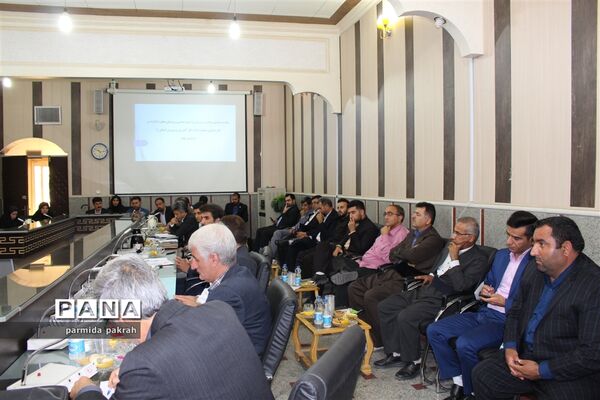 نشست معاونان پرورشی، تربیت‌بدنی و روسای ادرات دانش‌آموزی آموزش و پرورش کرمانشاه